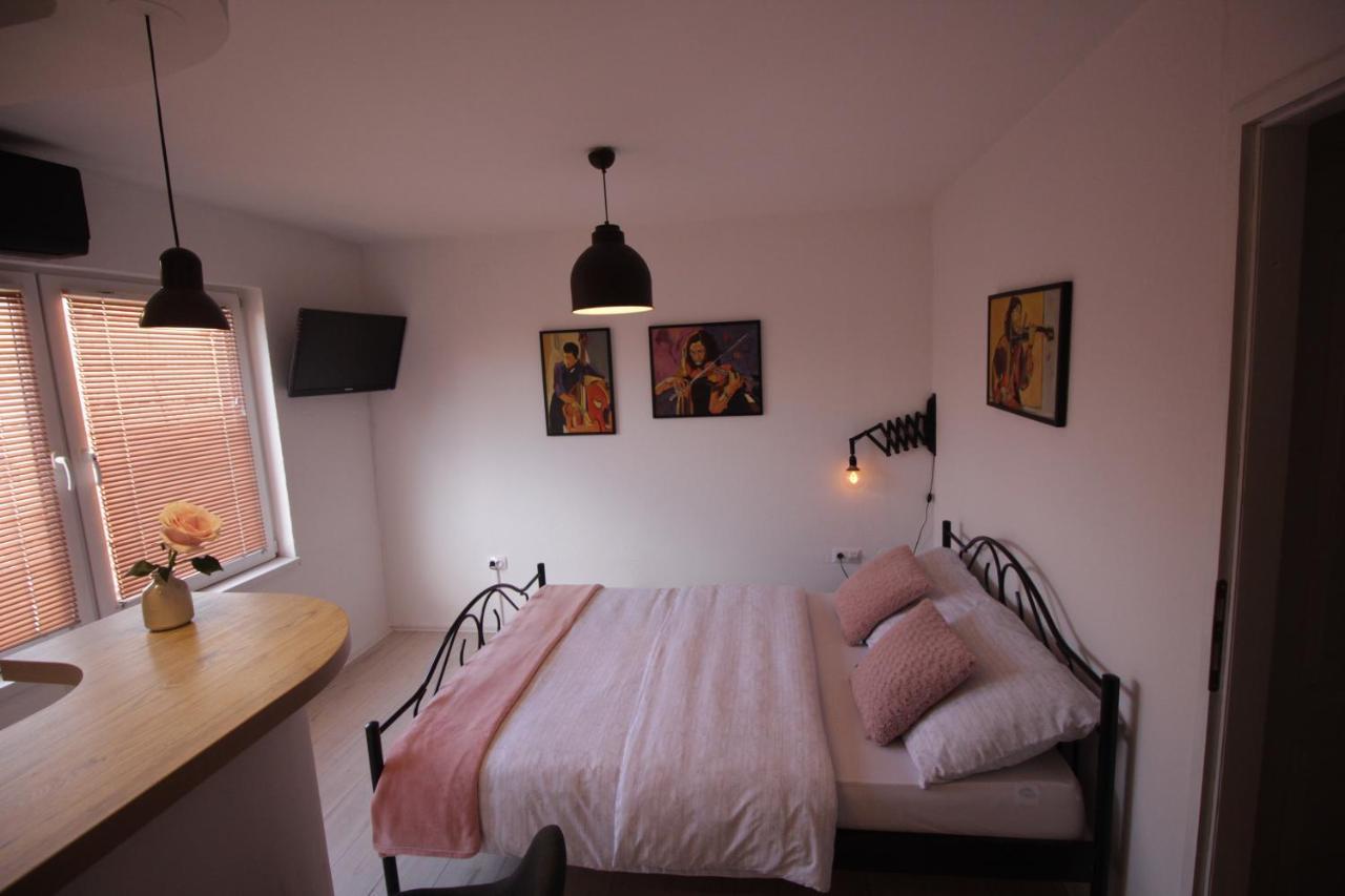 La Paloma Blanca Apartment ทูซลา ภายนอก รูปภาพ
