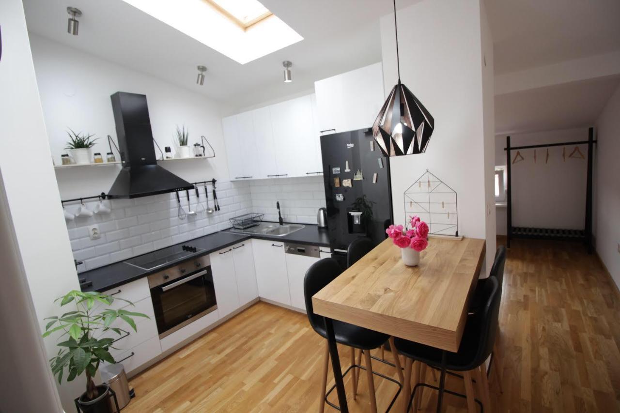 La Paloma Blanca Apartment ทูซลา ภายนอก รูปภาพ