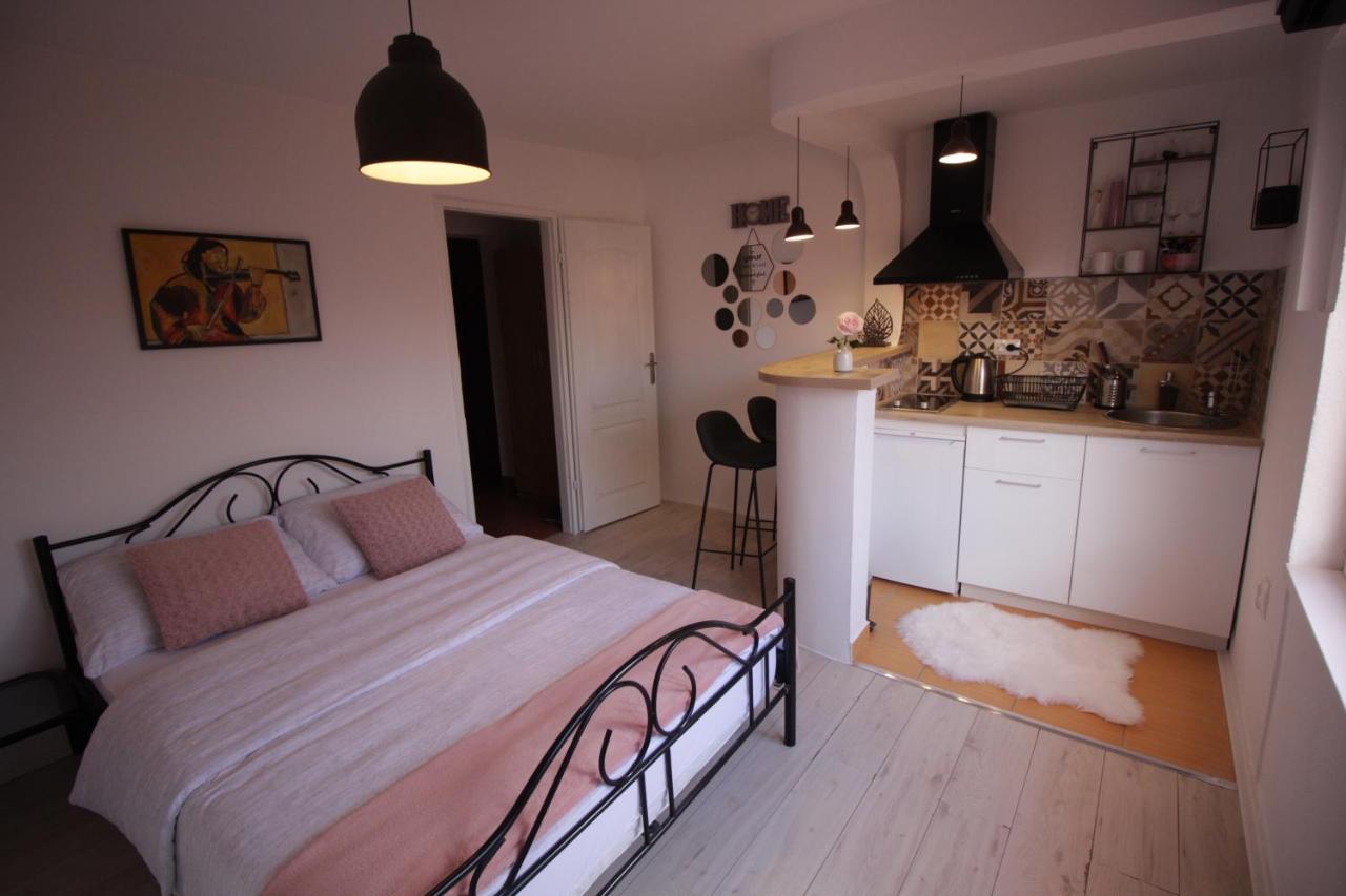 La Paloma Blanca Apartment ทูซลา ภายนอก รูปภาพ